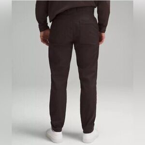 Lululemon black slim tapered heavyweight wrinkle resistant stretch twill pant 31